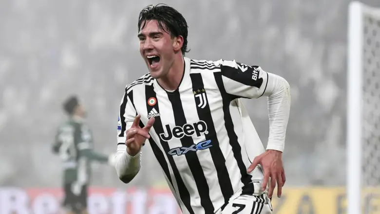 AC Milan dan Munchen Berebut Dusan Vlahovic, Juve Bidik Lewandowski
