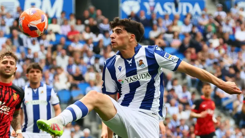 Barcelona Tertarik Jon Martin, Terungkap Alasannya