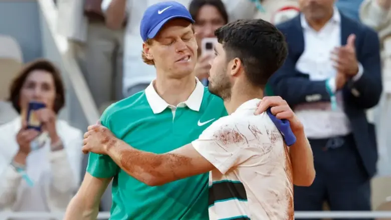 Belum Bertemu Di Musim 2026, Jannik Sinner Akui ‘Rindu’ Carlos Alcaraz