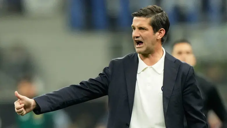 Cristian Chivu Terus Buktikan Diri Dengan Ide dan Identitas Tim Yang Kuat