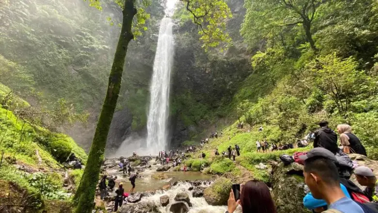 Curug Pelangi Diserbu Wisatawan Saat Long Weekend Paskah