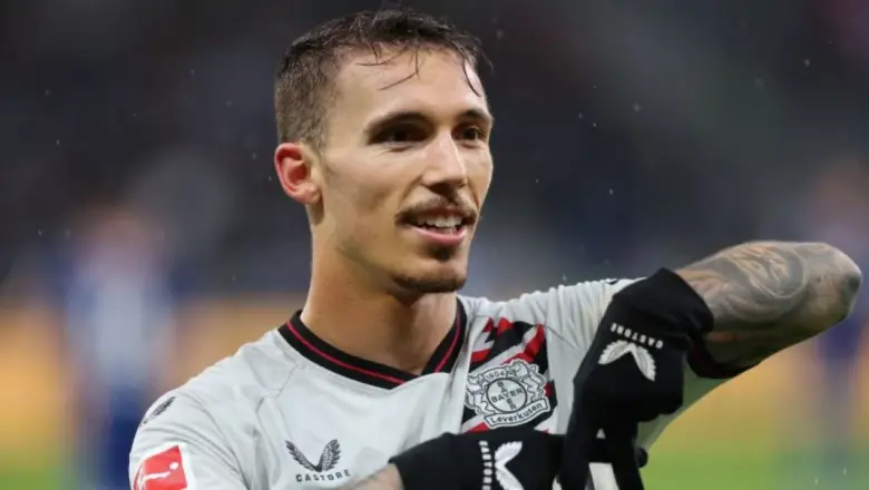 Dikaitkan Dengan AC Milan, Alejandro Grimaldo: Kita Lihat Saja Nanti