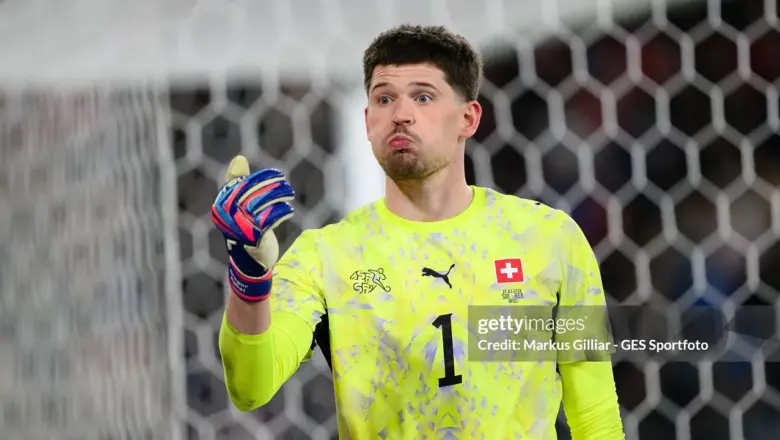 Gregor Kobel Masuk Radar Chelsea dan Newcastle