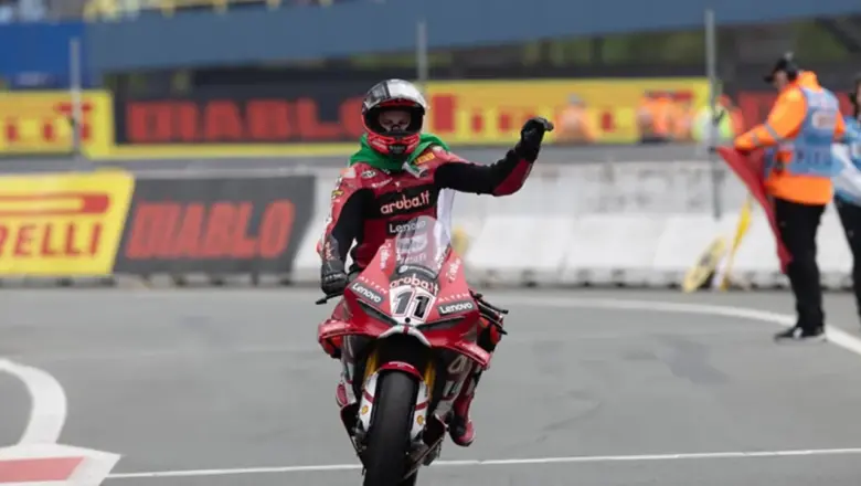 Hasil Race 2 WSBK Belanda: Bulega Menyamai Rekor Razgatlioglu