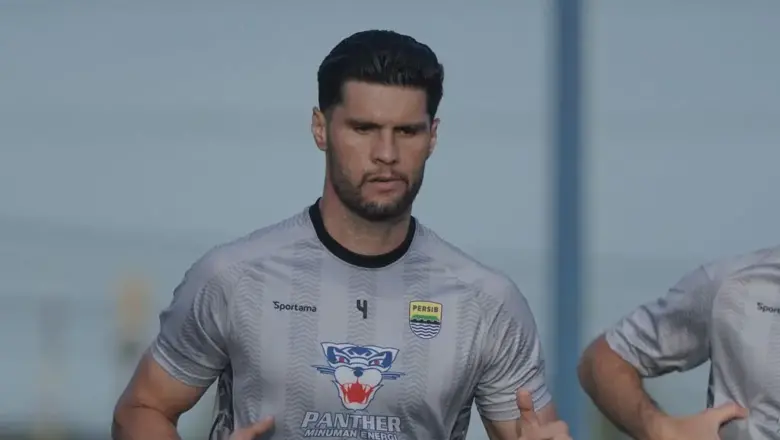 Julio Cesar Bongkar Peran Marc Klok dan Misi Wajib Menang Persib di Laga Final
