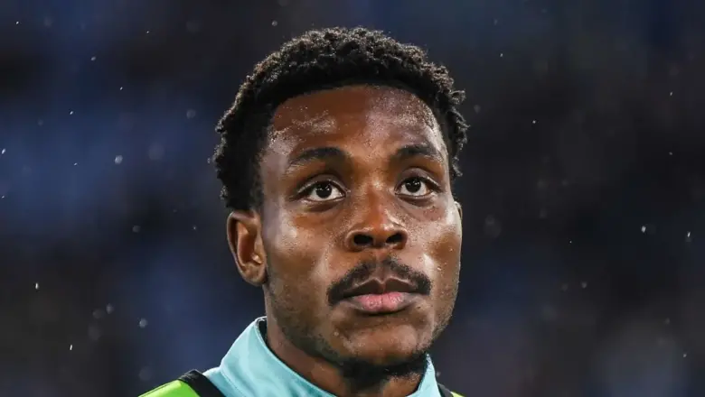 Lazio Disaingi Forest Dalam berburu servis Gelandang Pengganti Dele-Bashiru