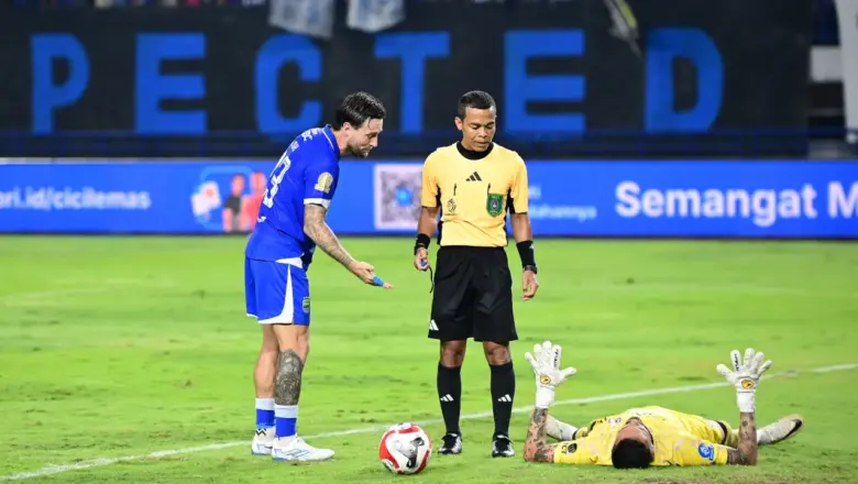 Lepaskan 28 Percobaan Tanpa Gol, Marc Klok Merasa Frustasi