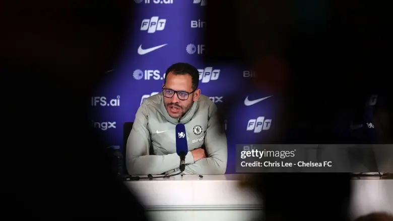 Liam Rosenior Prioritaskan Kemenangan di Tengah Adaptasi Chelsea