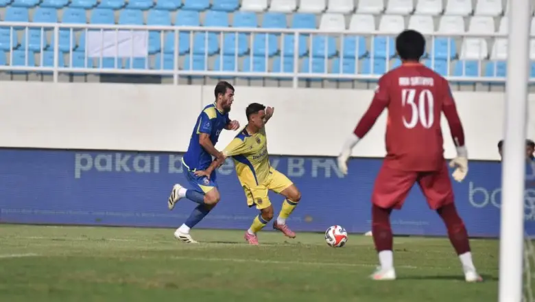 Laga Krusial di GBLA! Persib Wajib Menang Demi Jaga Puncak, Arema FC Siap Beri Perlawanan