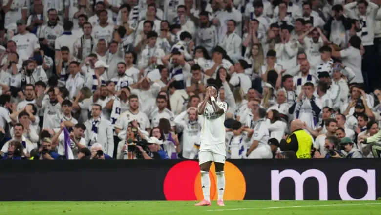 Rafael van der Vaart Kritik Vinicius Jr: Performanya Mengerikan