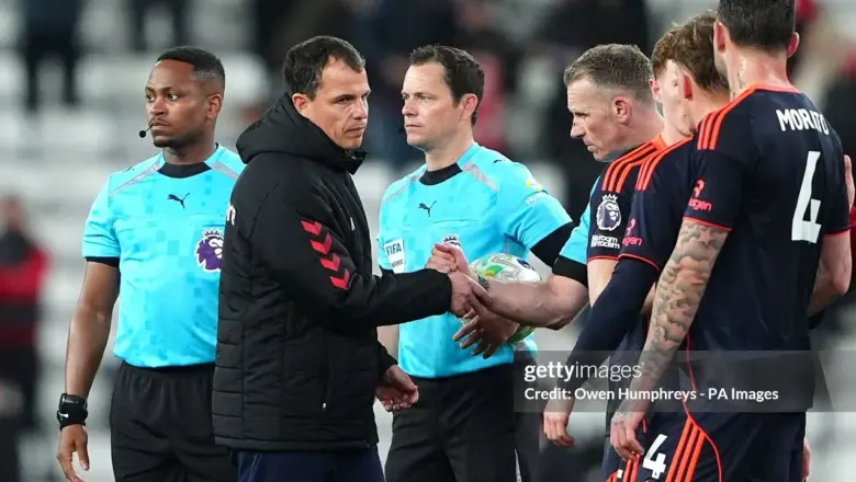 Regis Le Bris Soroti Mentalitas Sunderland Usai Kalah Telak