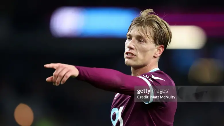Zian Flemming Tegaskan Ingin Bertahan di Premier League