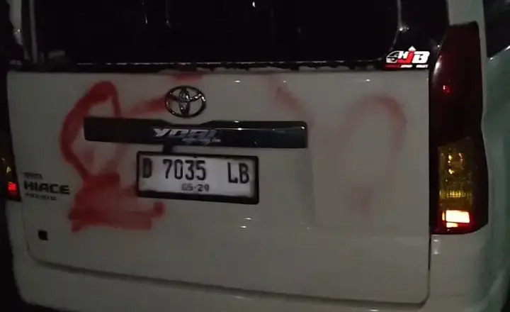 Mobil yang Bawa Turis Asing Ikut Jadi Sasaran Perusakan di Cikapayang