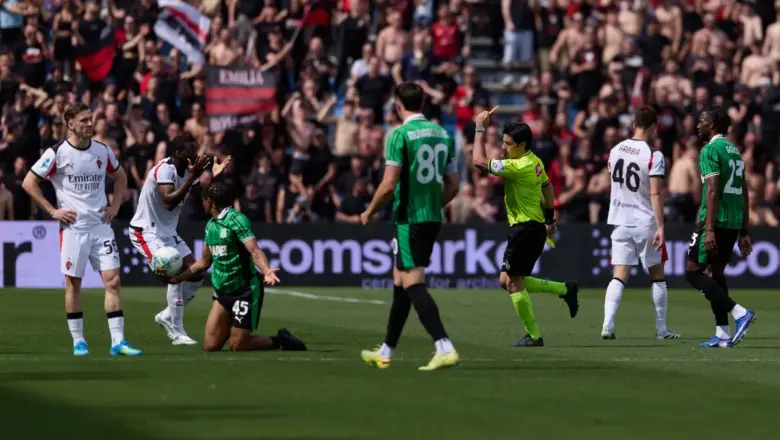 AC Milan Terkapar di Kandang, Suporter Cemooh Kekalahan dari Sassuolo