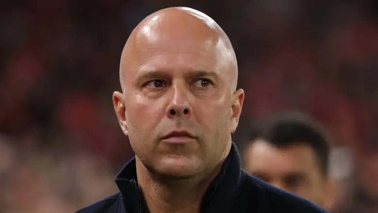 Arne Slot Dorong Liverpool Boyong Bintang Tottenham lewat Kesepakatan Besar