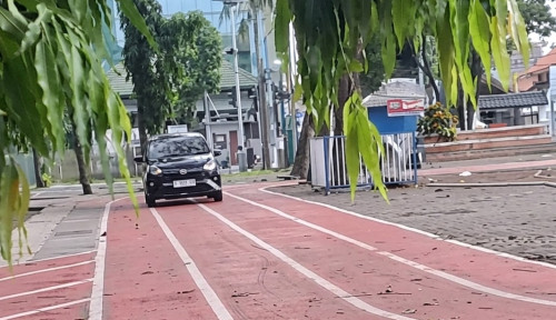 Satpol PP Disorot Usai Mobil Masuk Jogging Track Alun-alun Bekasi