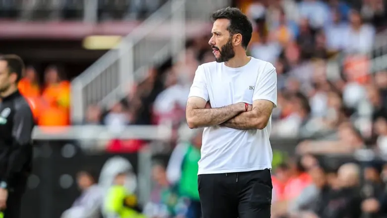 Carlos Corberan Targetkan Valencia Sapu Bersih Tiga Laga Tersisa