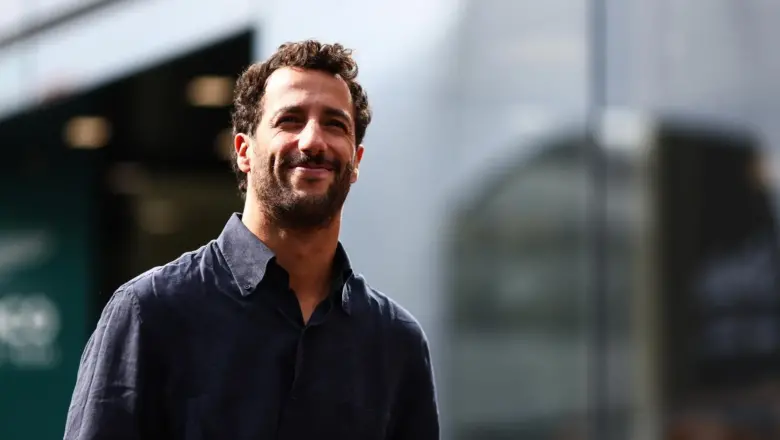 Daniel Ricciardo Pertimbangkan Kembali ke Dunia Balap