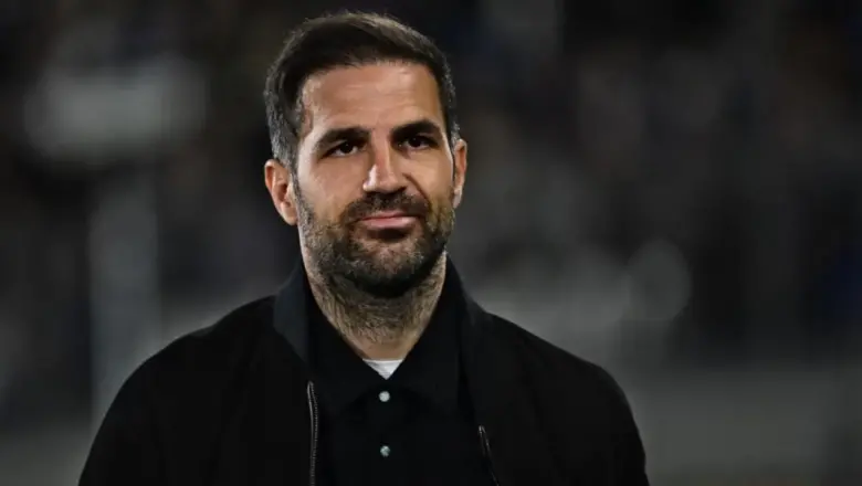 Dibidik Arsenal dan Chelsea, Como Bantah Isu Kepergian Cesc Fabregas