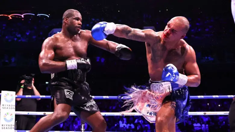 Dubois Hentikan Wardley Juara Usai Duel Kelas Berat Terseru
