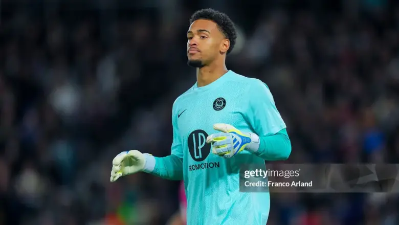 Guillaume Restes Masuk Radar Aston Villa Pengganti Emi Martinez