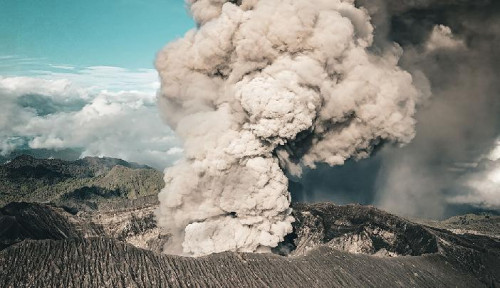 Fakta Mengerikan Gunung Dukono, Letusannya Satukan Dua Pulau di Halmahera!