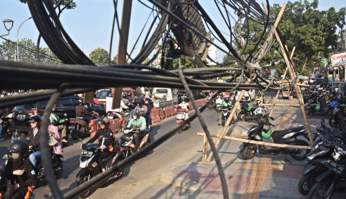 Siasat Pengusaha Sebelum Kena Retribusi, Perda Kabel Semrawut di Jakarta Didesak Segera Dituntaskan