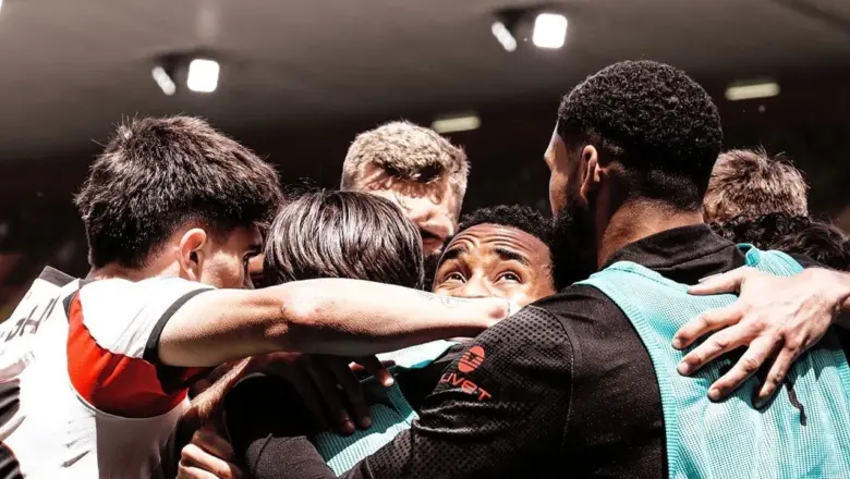 Kemenangan 2-1 Dramatis di Genoa, AC Milan Mendekat ke Liga Champions