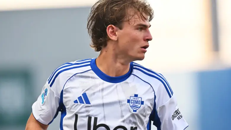 Nico Paz Prioritaskan Bertahan di Como Meski Ada Opsi Real Madrid