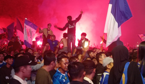 Rugi Miliaran dan Main Tanpa Penonton