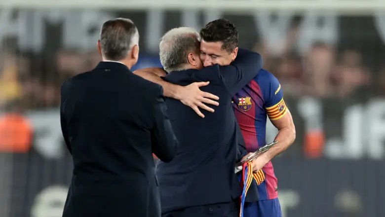 Rekan Barcelona Beri Penghormatan untuk Lewandowski