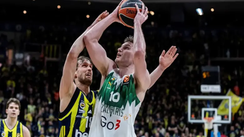 Zalgiris Kaunas Perpanjang Kontrak Azuolas Tubelis