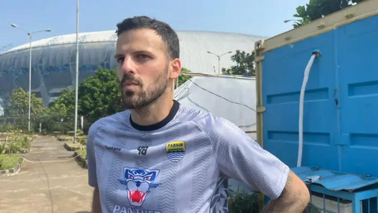 Patricio Matricardi Nikmati Liburan Bersama Keluarga, Soroti Tantangan Persib di Kompetisi Asia