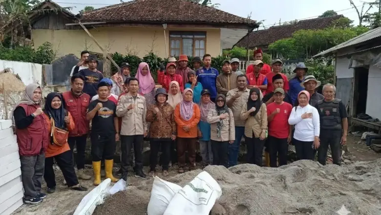 Setahun Menunggu, Rumah Warga Cilawu yang Ambruk Akibat Hujan Akhirnya Direhabilitasi