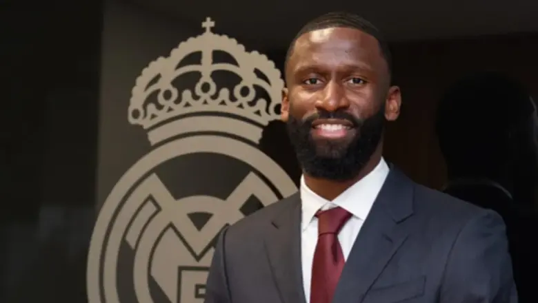 Antonio Rudiger Kirimkan Pesan Usai Perpanjang Kontrak