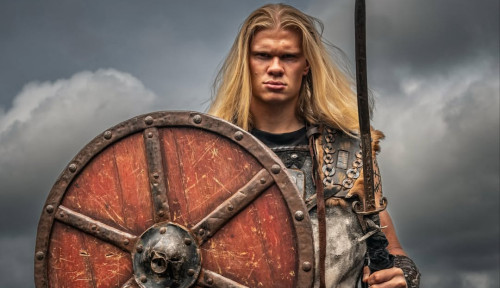 Pakai Baju Ala Pejuang Viking, Sesi Pemotretan Erling Haaland Jelang Piala Dunia Menuai Kontroversi