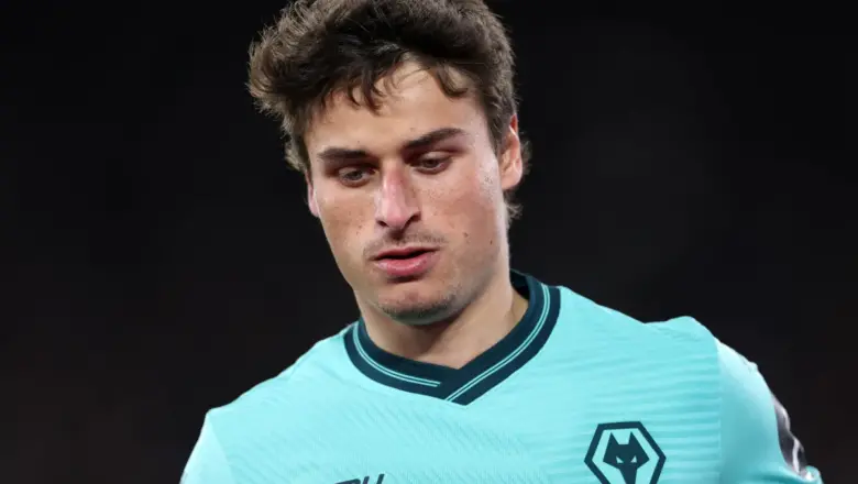 Fiorentina Incar Hugo Bueno Usai Tampil Gemilang di Wolves