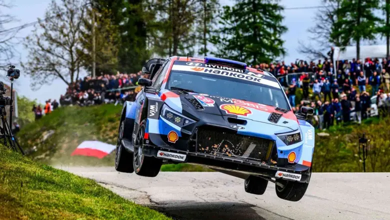 Hayden Paddon Bersemangat Hadapi Balapan di Area Kerikil