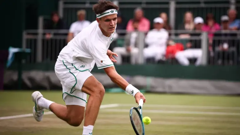 Jakub Mensik Bagikan Hal Tersulit Tentang Bermain Di Grass-Court