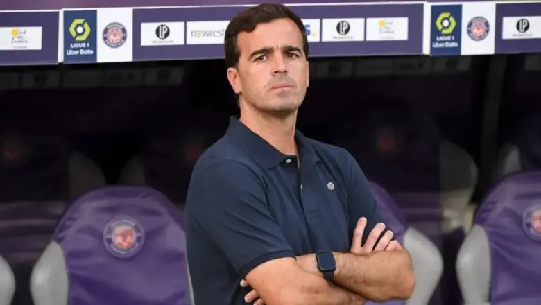 Kejutan! Bayer Leverkusen Umumkan Carles Martinez Novell sebagai Pelatih
