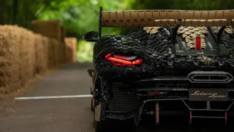 Lego Luncurkan Mobil Tercepat dengan Fitur ‘Ghost Mode’