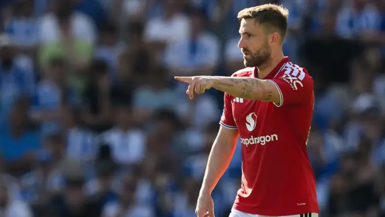 Luke Shaw Diminta Potong Gaji Jika Ingin Bertahan di Manchester United