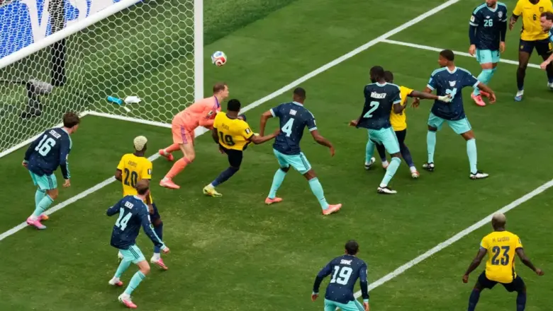 Manuel Neuer Tak Mau Disalahkan Atas Gol Kemenangan Ekuador vs Jerman