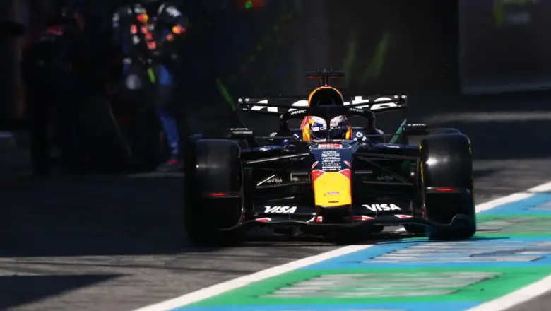 Penawaran Mercedes untuk Verstappen, Russell Bahas Ancaman Ferrari