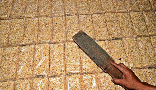 Pedagang Tahu-Tempe Tertekan, Pemerintah Pilih Jaga Rupiah Ketimbang Beri Bantuan