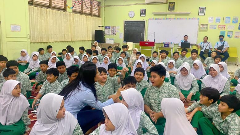 PLN Tanamkan Budaya Hemat Energi Sejak Dini, Siswa SDIT Al Muhajirin Diajak Jadi Generasi Peduli Listrik