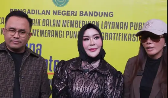 Fitri Salhuteru Dukung Heni Sagara, Black Campaign Dinilai Ancam Industri Skincare