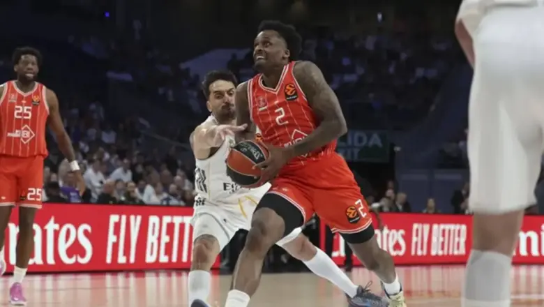 Antonio Blakeney Konfirmasi Bertahan dengan Hapoel Tel Aviv hingga 2029