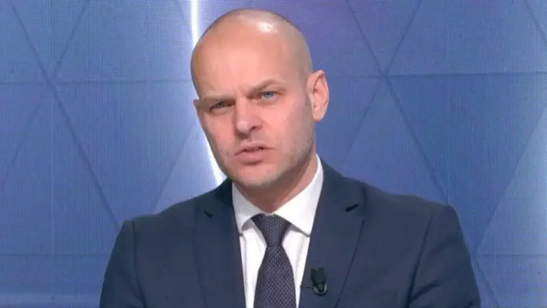 Fabrizio Biasin: Bastoni Tidak Dijual, Transfer Ourmar Solet Masih Misteri