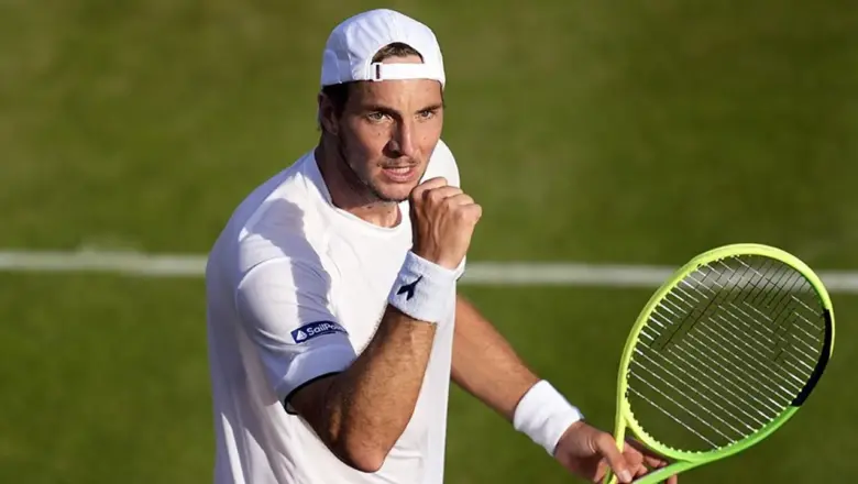 Jan Lennard Struff Torehkan Sejarah Di London